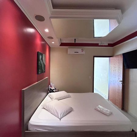 אמפארו Alpha Motel מראה חיצוני תמונה