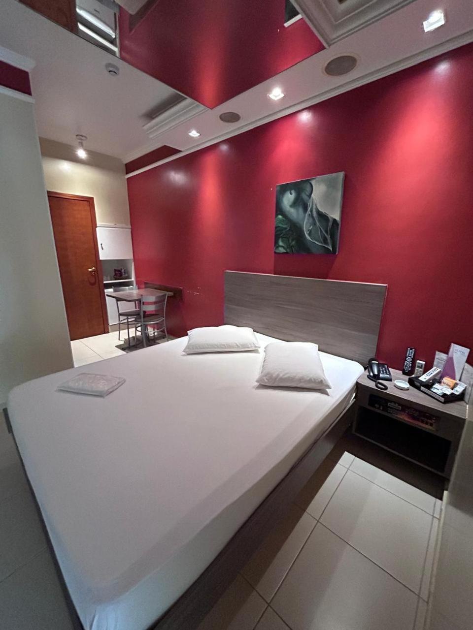 אמפארו Alpha Motel מראה חיצוני תמונה