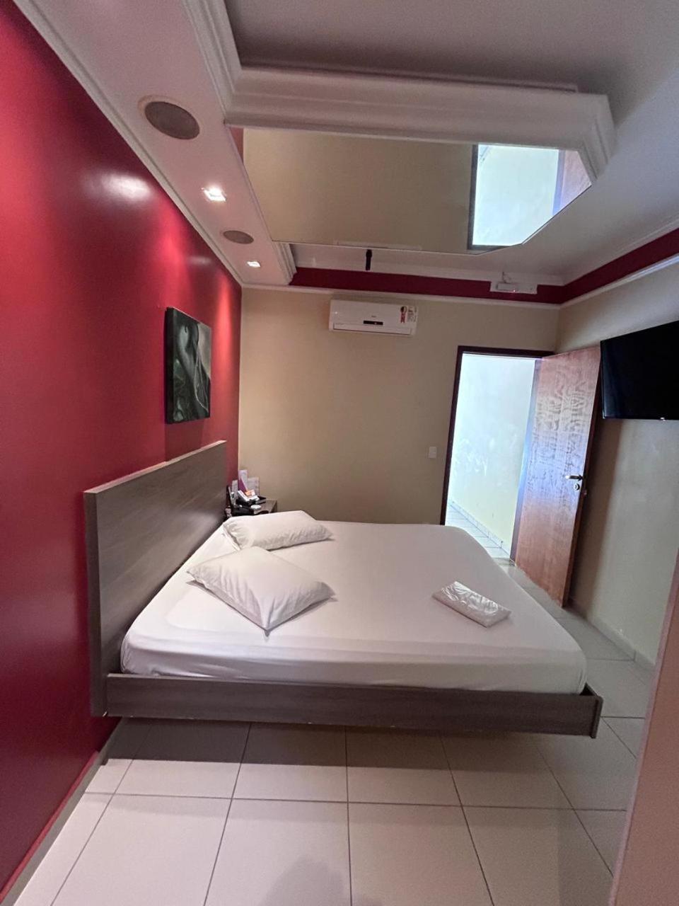 אמפארו Alpha Motel מראה חיצוני תמונה